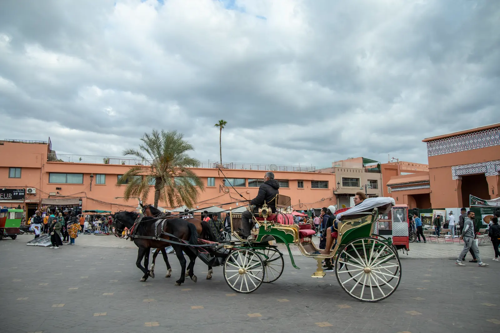 Tour de 12 Días desde Marrakech: Costa, Ciudad Azul y Desierto